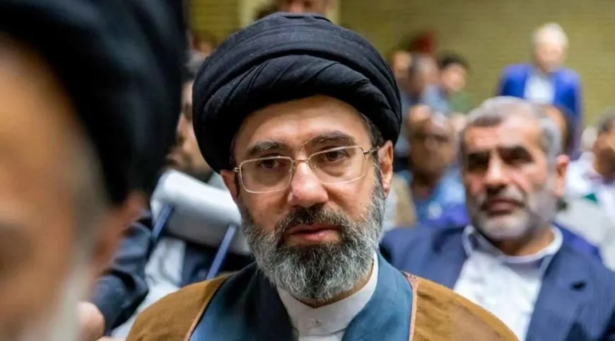  خامنئي يتجه لإدارة جديدة لمضيق هرمز 