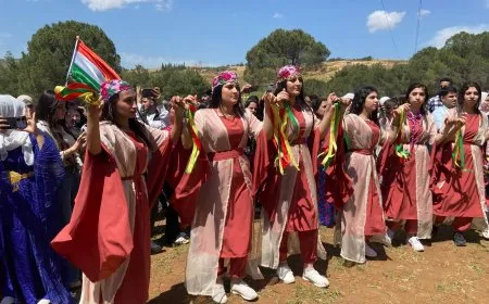 الكرد في دمشق يحيون عيد العمال العالمي باحتفالية جماهيرية في بحيرة زرزر