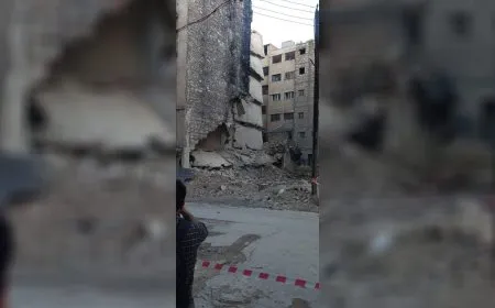 انهيار بناء سكني في حي الأشرفية بحلب