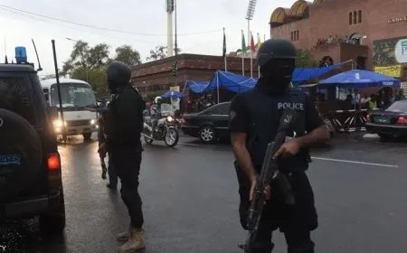 مقتل 12 شخصاً جرّاء هجوم بسيارة مفخخة في باكستان