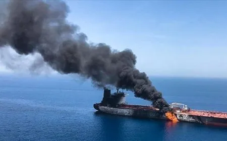 إصابة سفينة بمقذوف قبالة سواحل قطر