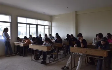 طلبة تل تمر يطالبون بالاعتراف باللغة الكردية وتثبيتها في الدستور