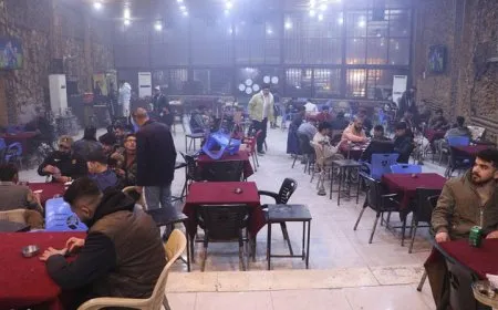 مقهى في الحسكة يجسّد التعايش ويختصر حكاية التنوع السوري