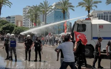 الشرطة التركية تفرّق تظاهرة للمعارضة بالغاز المسيل للدموع
