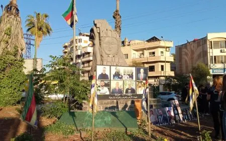 وقفة حداد في السويداء وإضاءة الشموع على أرواح الشهداء