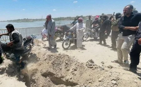 خروج جسر العشارة بريف دير الزور عن الخدمة جرّاء ارتفاع منسوب الفرات