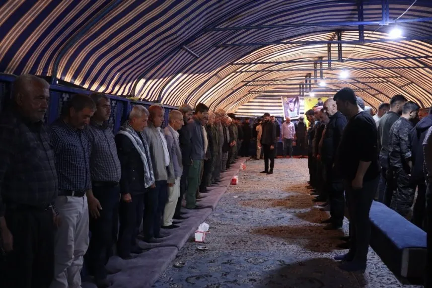 تقديم واجب العزاء لذوي شهيد في كوباني