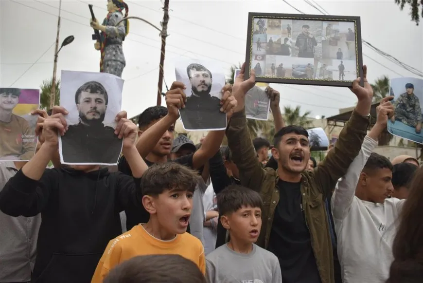ذوو الأسرى في الحسكة والدرباسية يطالبون بالإفراج الفوري عن أبنائهم