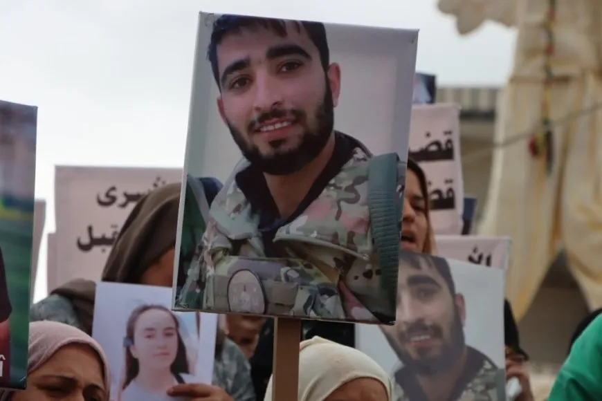 مسيرة حاشدة في كوباني للمطالبة بالإفراج عن الأسرى