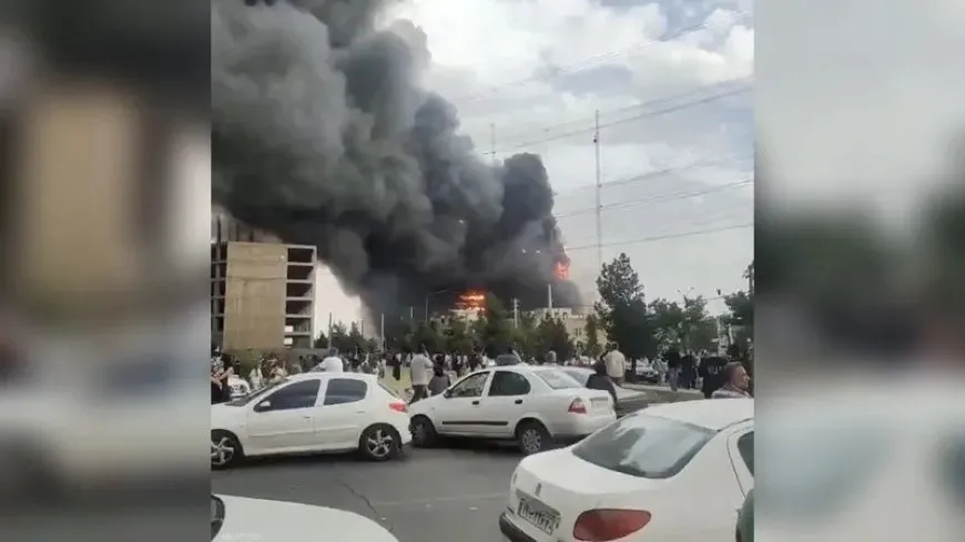 قتلى وجرحى جرّاء حريق بمركز تجاري في إيران