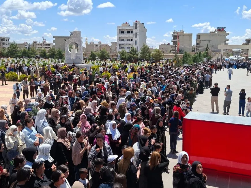انطلاق مراسم تشييع شهيدين وإقامة مراسم غيابية لـ 21 شهيداً