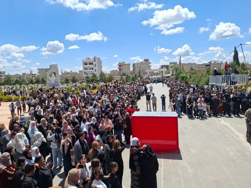 انطلاق مراسم تشييع شهيدين وإقامة مراسم غيابية لـ 21 شهيداً