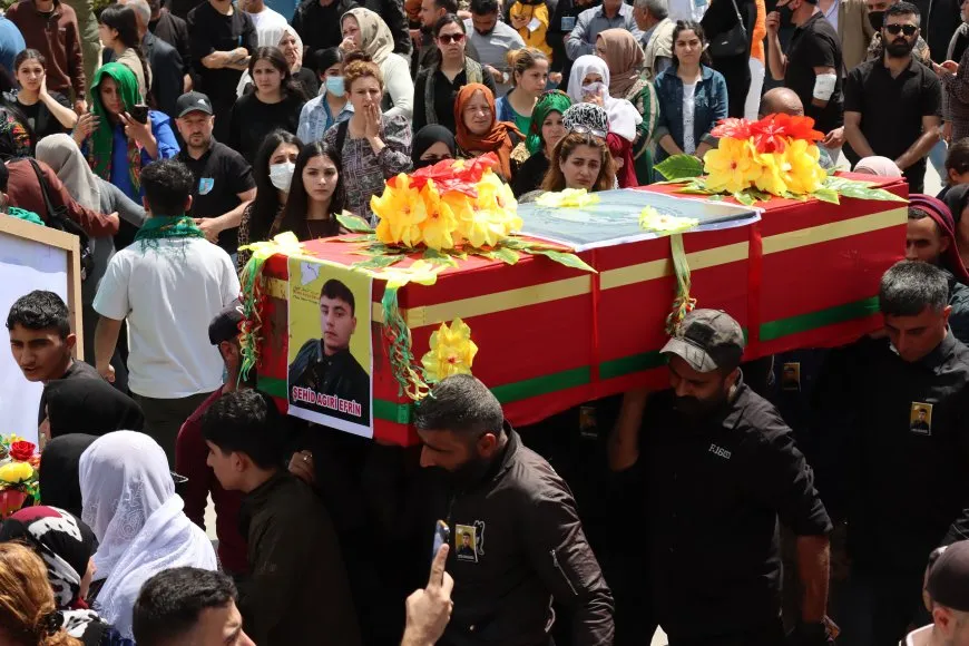 خلال مراسم 23 شهيداً آلدار خليل يؤكد: الشهداء صمّام أمان روج آفا ورمز صمودها