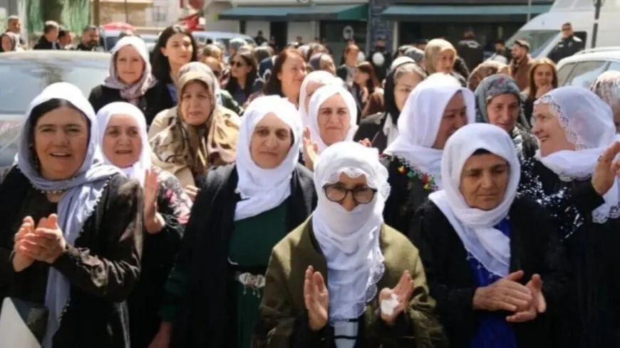 مجلس أمهات السلام يتقدّم بطلب لزيارة إمرالي