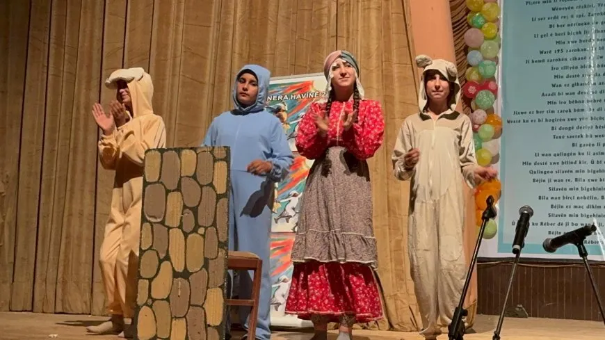 مشروع مسرحي واعد يمهّد لتأسيس مدرسة دائمة في روج آفا