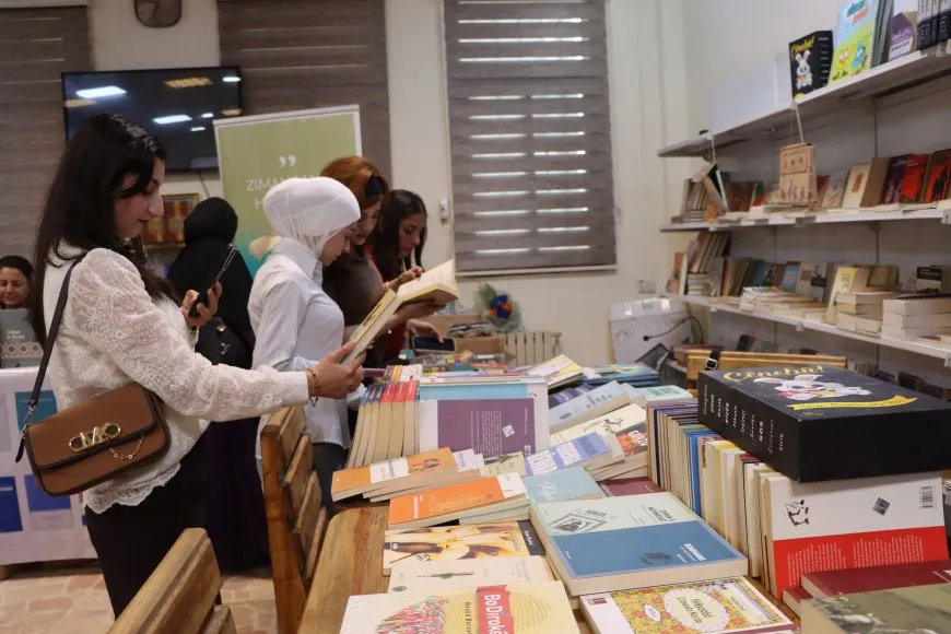 افتتاح معرض للكتاب الكردي في قامشلو بمناسبة يوم اللغة الكردية