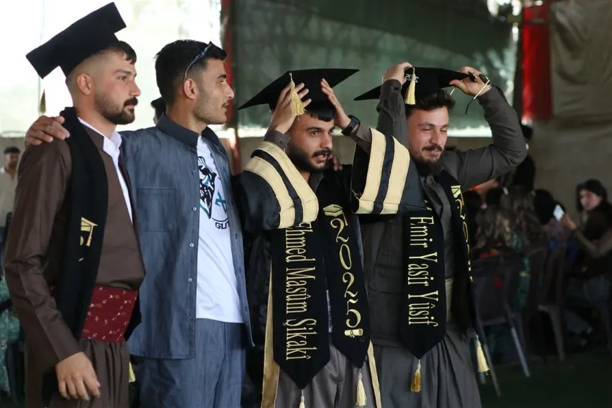 تخريج 74 طالباً وطالبة من معهد إعداد المعلمين بمدينة الحسكة