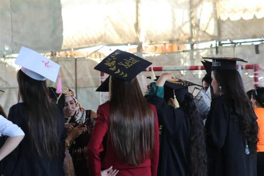 تخريج 74 طالباً وطالبة من معهد إعداد المعلمين بمدينة الحسكة