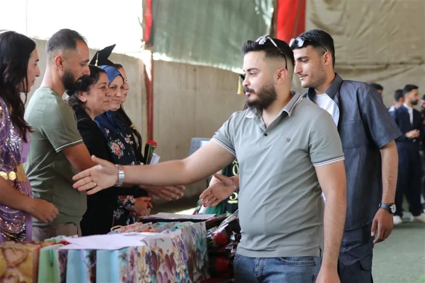 تخريج 74 طالباً وطالبة من معهد إعداد المعلمين بمدينة الحسكة