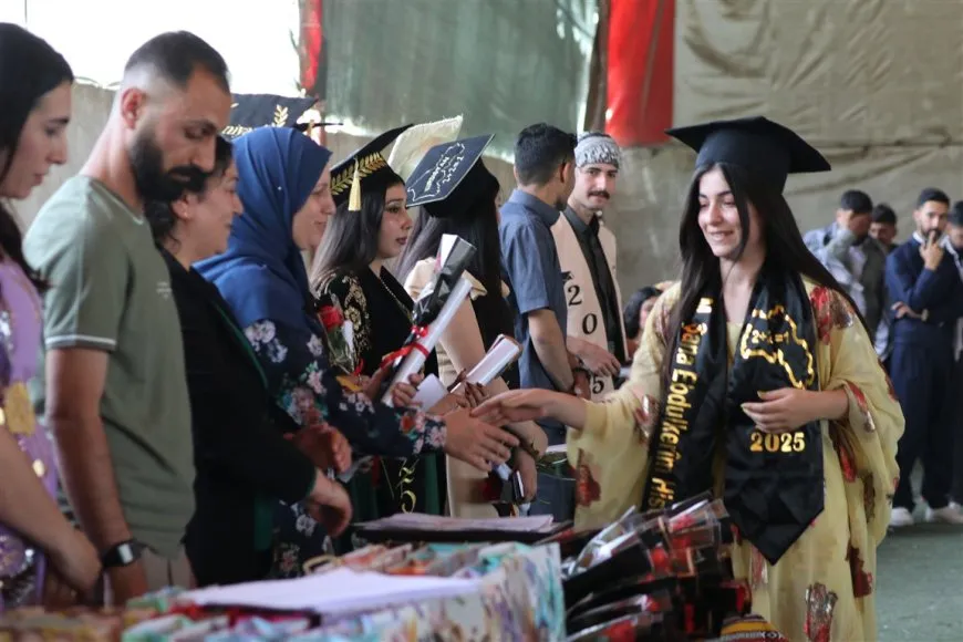 تخريج 74 طالباً وطالبة من معهد إعداد المعلمين بمدينة الحسكة