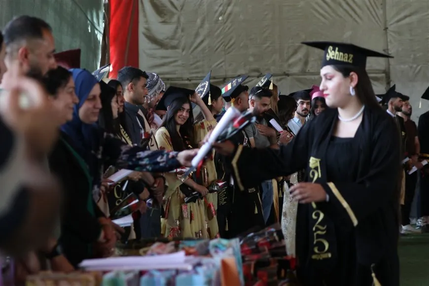 تخريج 74 طالباً وطالبة من معهد إعداد المعلمين بمدينة الحسكة