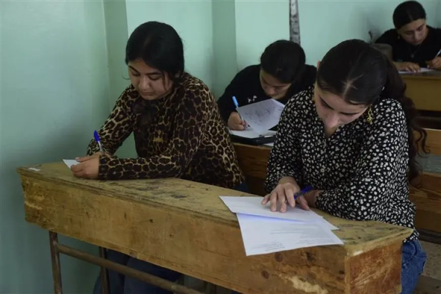 طلبة تل تمر يطالبون بالاعتراف باللغة الكردية وتثبيتها في الدستور