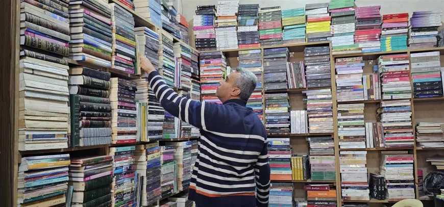 مكتبة في الحسكة تحافظ على حضورها الثقافي رغم التحديات الاقتصادية