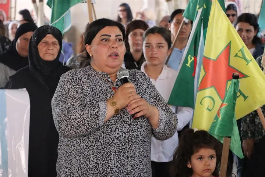 مسيرة جماهيرية في ديرك دعماً لوحدات حماية المرأة