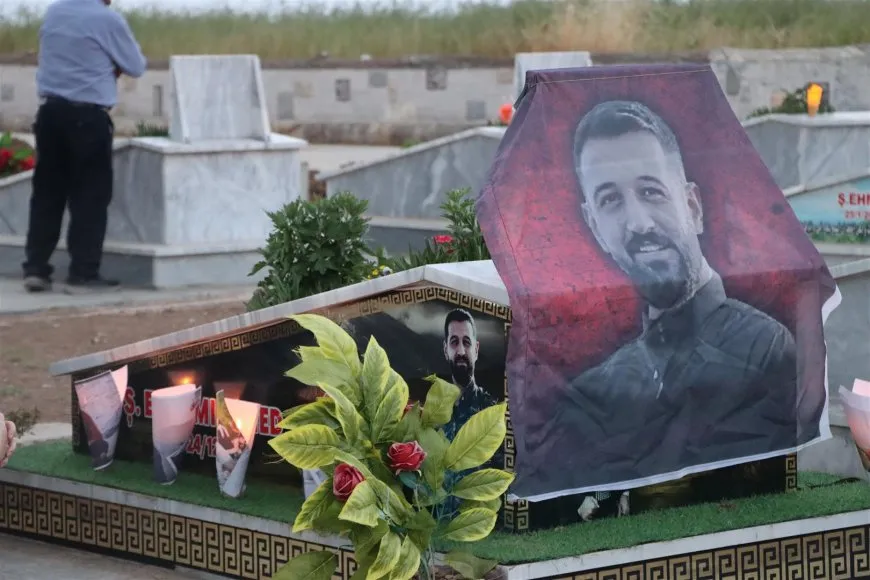 إشعال الشموع على أضرحة الشهداء في روج آفا بمناسبة يوم الشهداء