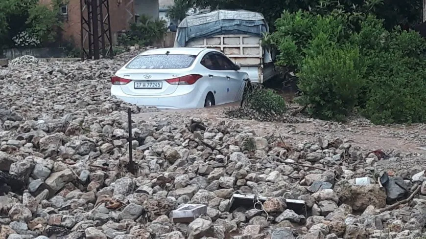 سيول تغمر منازل ومحالّ في غرب حماة