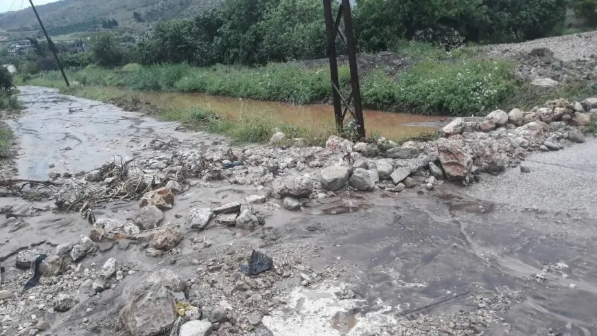 سيول تغمر منازل ومحالّ في غرب حماة