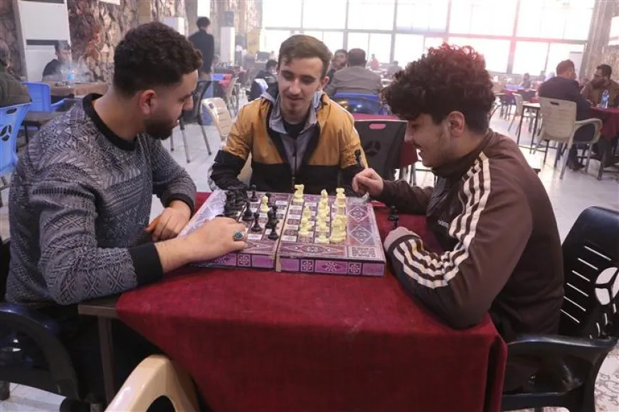مقهى في الحسكة يجسّد التعايش ويختصر حكاية التنوع السوري