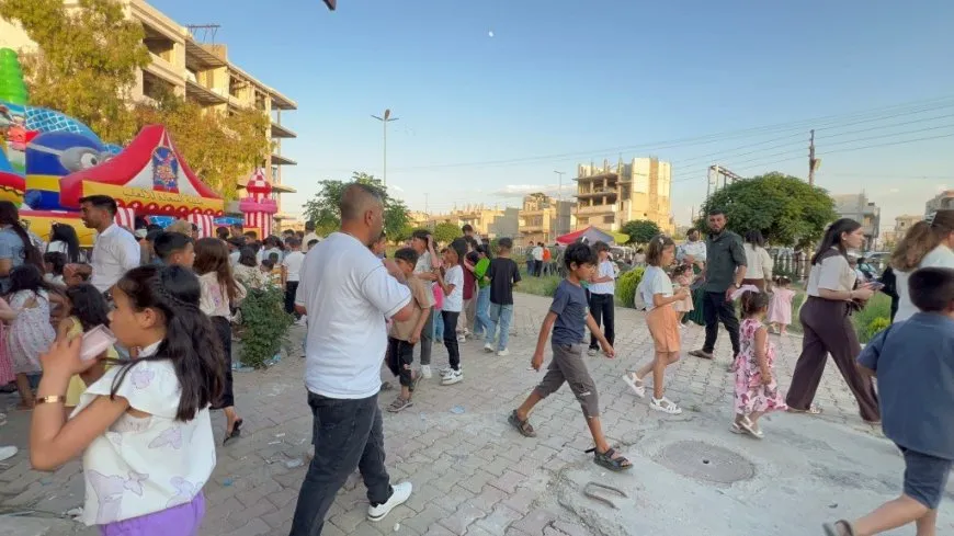 أجواء الفرح تملأ حدائق كوباني في أول أيام عيد الأضحى