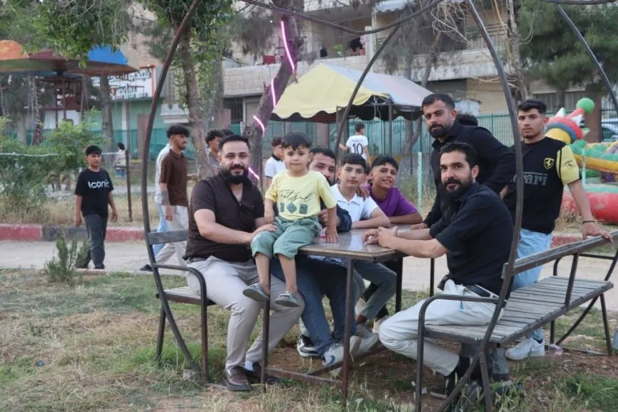 أجواء الفرح تملأ حدائق كوباني في أول أيام عيد الأضحى