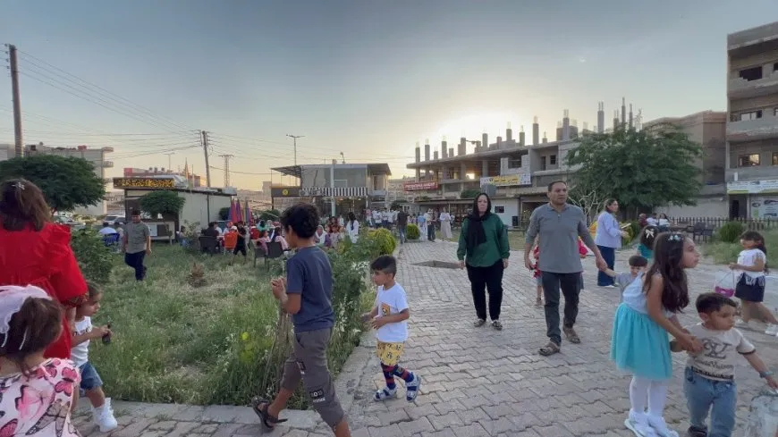 أجواء الفرح تملأ حدائق كوباني في أول أيام عيد الأضحى