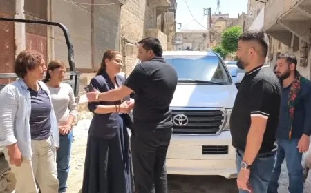 إلهام أحمد تزور حي الشيخ مقصود في مدينة حلب