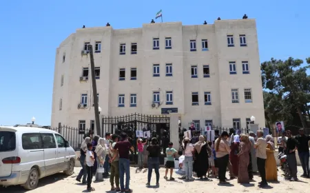 وقفة احتجاجية لعائلات الأسرى في كوباني للمطالبة بالإفراج عن أبنائهم وكشف مصيرهم