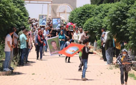 تشييع جثماني مقاتلَين من قسد إلى مثواهما الأخير في الدرباسية