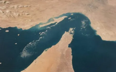 عُمان تؤكد أن الترتيبات المتعلقة بهرمز لا تشمل فرض أي رسوم للعبور