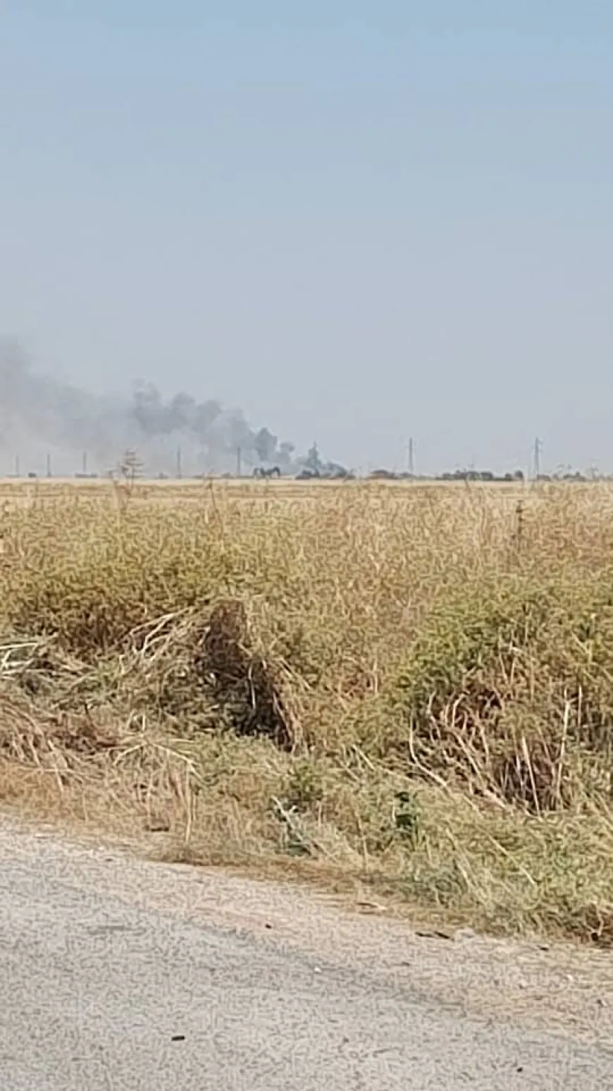 إخماد عدة حرائق في محاصيل القمح والزيتون جنوب وغرب تل تمر