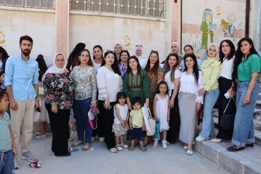 27598 طالب وطالبة في كوباني يستلمون الجلاء المدرسي