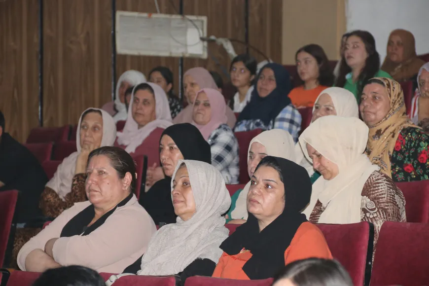 هلالا زيرين تنظم فعاليات فنية في قامشلو دعماً لوحدات حماية المرأة