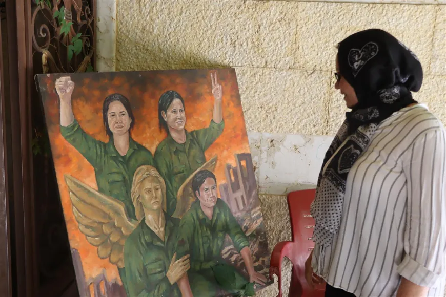 معرض فني في ديرك يجسد دور وحدات حماية المرأة في ثورة روج آفا