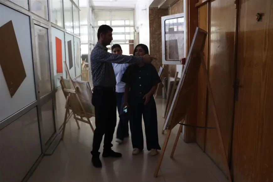 معرض فني في ديرك يجسد دور وحدات حماية المرأة في ثورة روج آفا