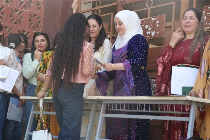 تسليم الجلاءات المدرسية لنحو 242 ألف طالب وطالبة في مدن الجزيرة