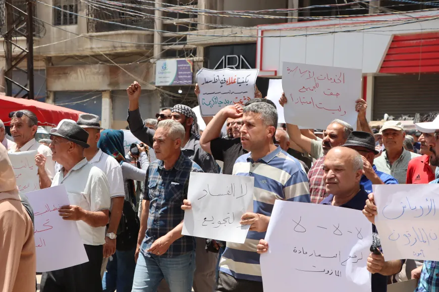 لليوم الثالث.. أهالي قامشلو يواصلون احتجاجاتهم رفضاً لغلاء الأسعار وانقطاع الكهرباء
