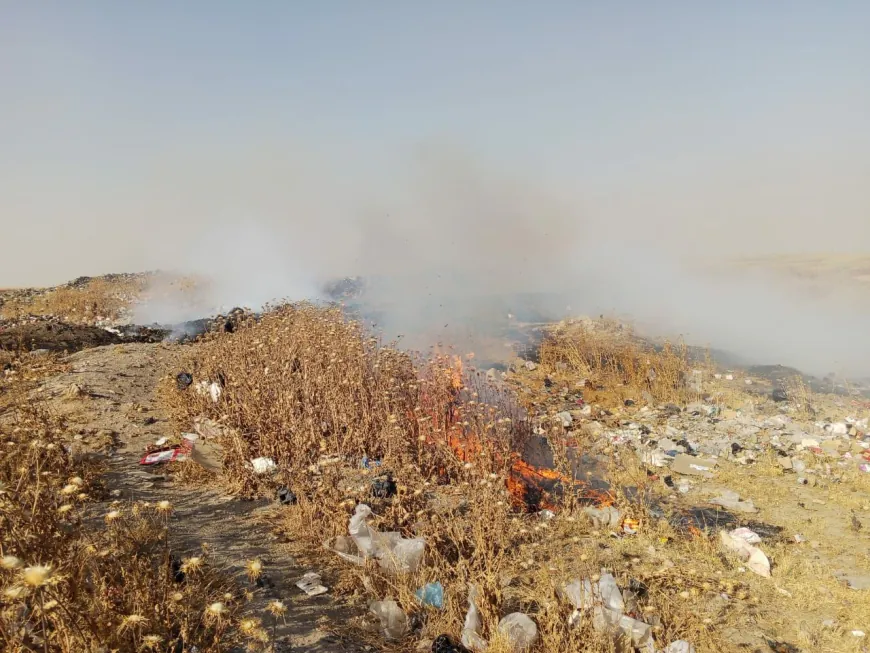 حريق في مكب النفايات بجل آغا يهدد الأراضي الزراعية المحيطة
