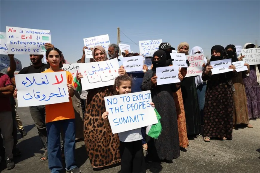 أهالي تل تمر يقطعون الطريق الدولي M4 احتجاجاً على تردّي الأوضاع المعيشية