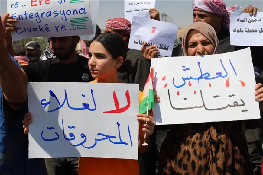 أهالي تل تمر يقطعون الطريق الدولي M4 احتجاجاً على تردّي الأوضاع المعيشية