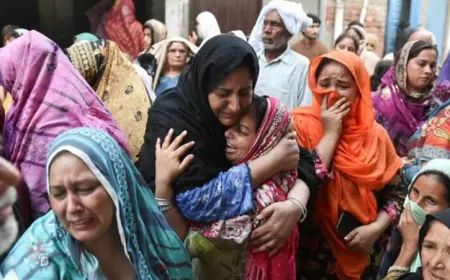 14 طفلاً ضحية انهيار سقف مركز تعليمي في باكستان